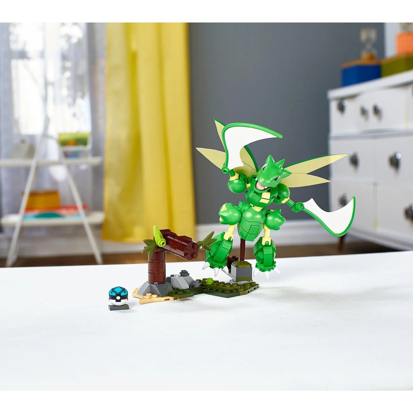 Pokemon Buildable 5-Inch Super-Sized Scyther Figure