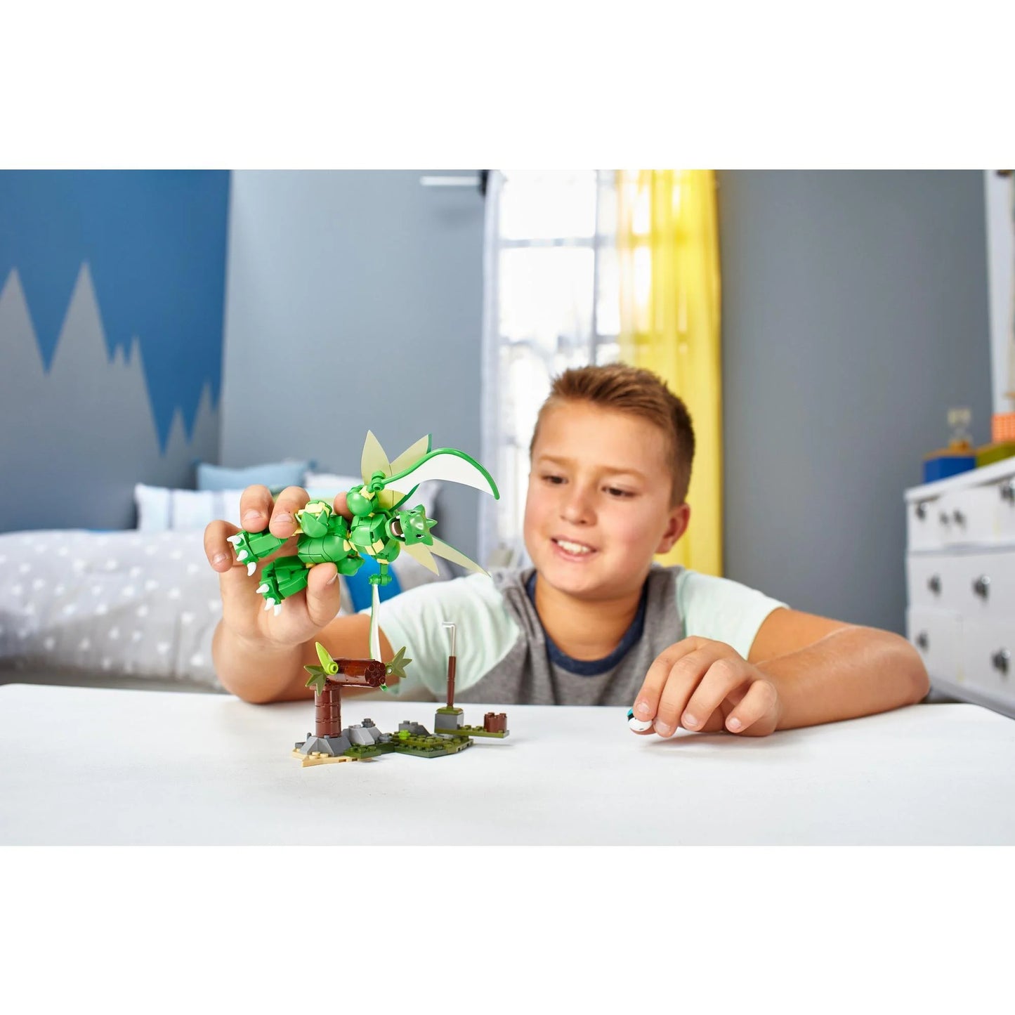 Pokemon Buildable 5-Inch Super-Sized Scyther Figure