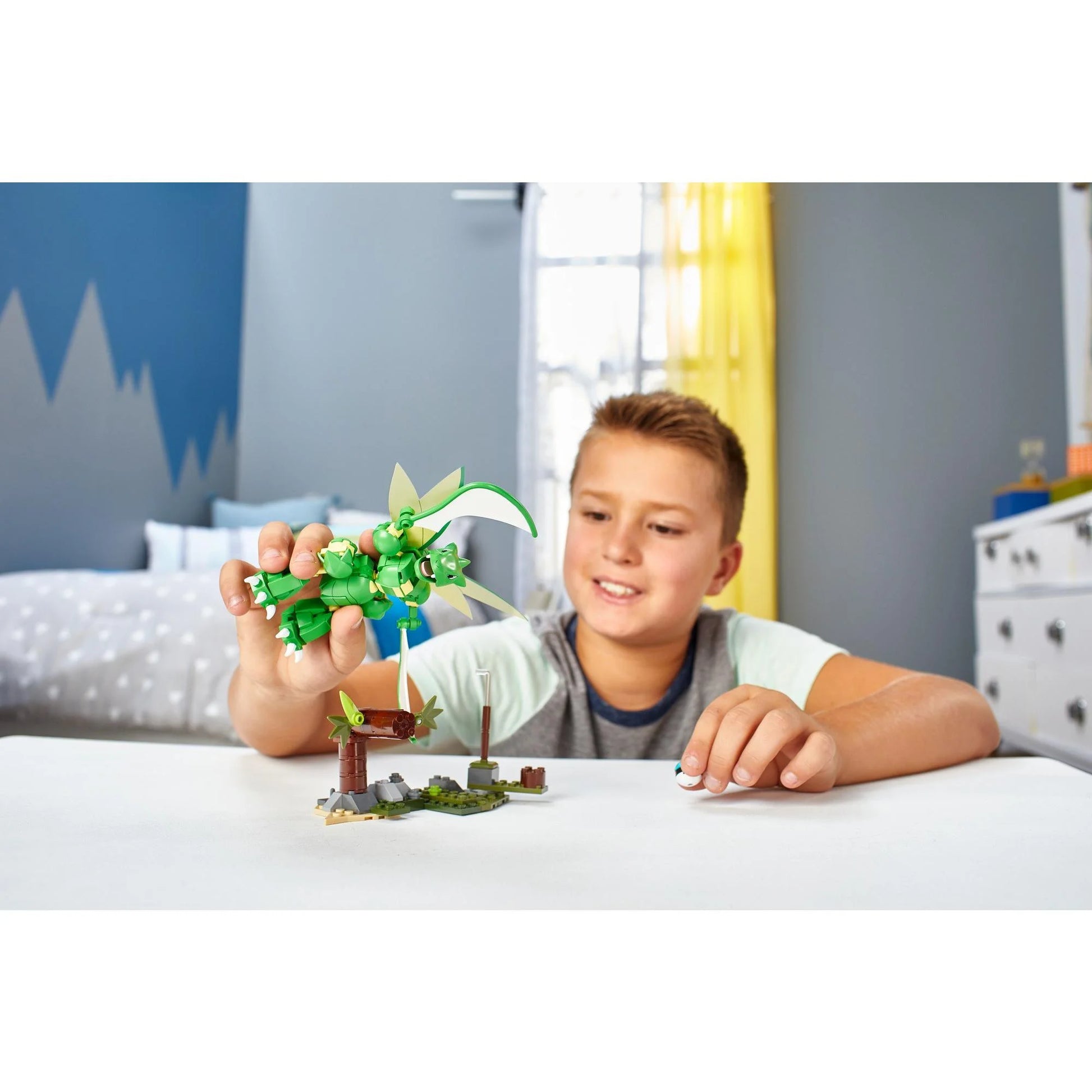 Pokemon Buildable 5-Inch Super-Sized Scyther Figure